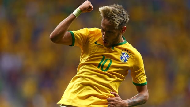 Neymar-jumps-celebration